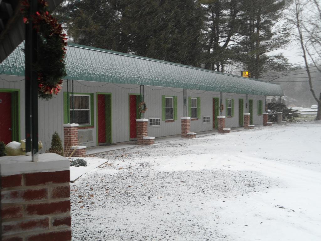 Flower Field Inn And Cottages Страудсбърг Екстериор снимка
