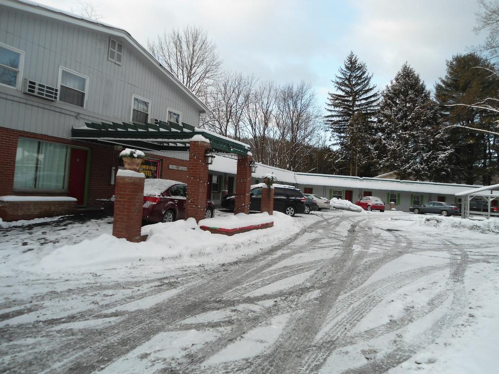 Flower Field Inn And Cottages Страудсбърг Екстериор снимка